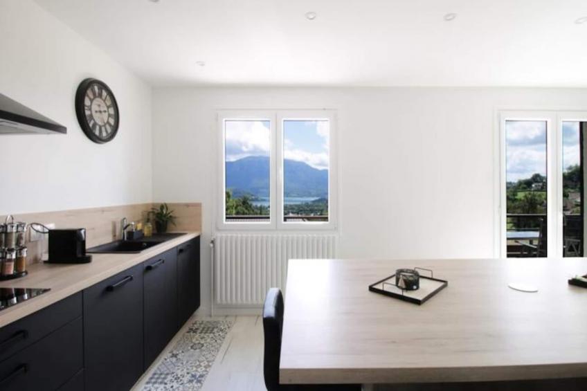 Confortable Chalet - Vue Sur Le Lac D’aiguebelette - foto 9