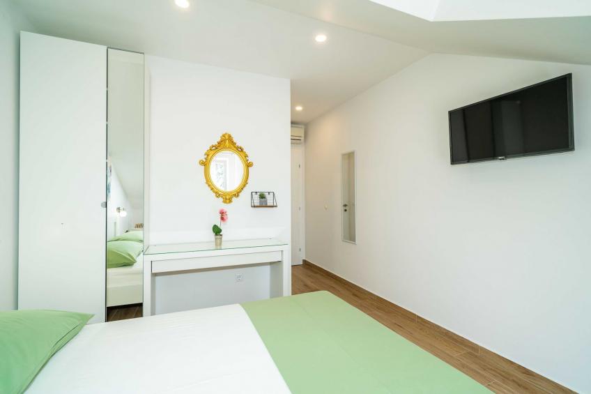 Apartment & Rooms Papa - Premium Double or Twin Room with Balcony and Partial Sea View (Soba 2) - foto 10