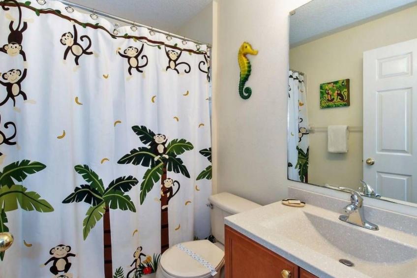 Sonniger Privatpool mit freistehendem Whirlpool und Filmraum - foto 24