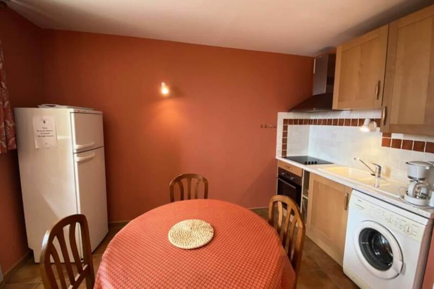 04b4 : Beau Studio Dans Un Mas Provençal - Piscine - foto 3