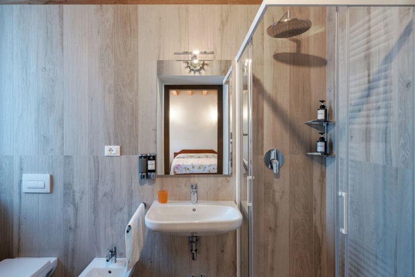 Zweizimmerwohnung mit Doppelbett und zwei Schlafsofas - foto 9