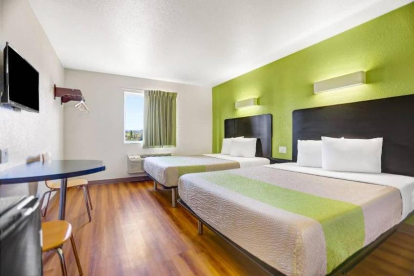 2 Queen Beds  Non-Smoking Micfridge - foto 6