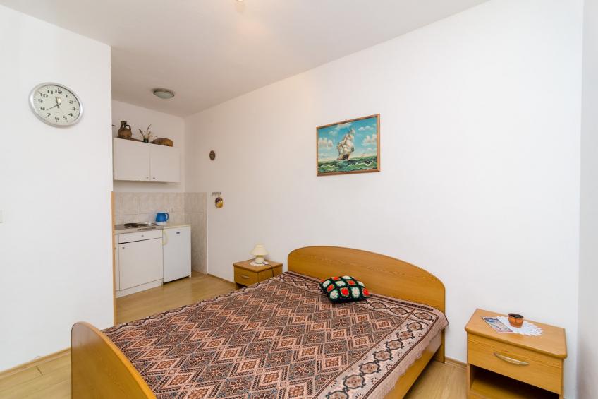 Apartments Rašica Molunat- Standard Studio Apartment with Patio and Side Sea View (Apt 14) - foto 6