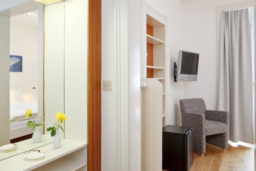 Ferienwohnung Hotel National Appartement/Fewo, Dusche oder Bad, WC - foto 7