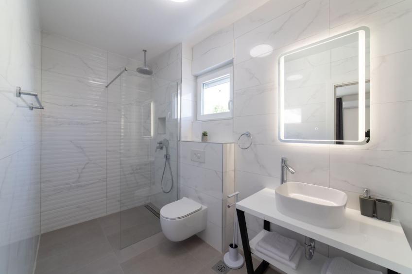 Luxury Kastela Villa with Heated Pool and Lounge Area - Four Bedroom Villa - foto 17