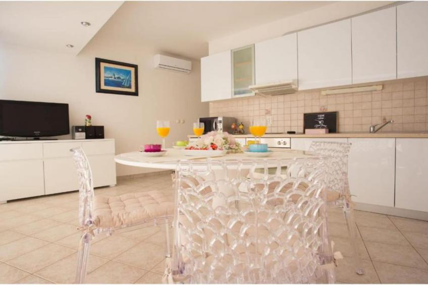 Sweet House Maja - Two Bedroom Apartment with Balcony and Sea View