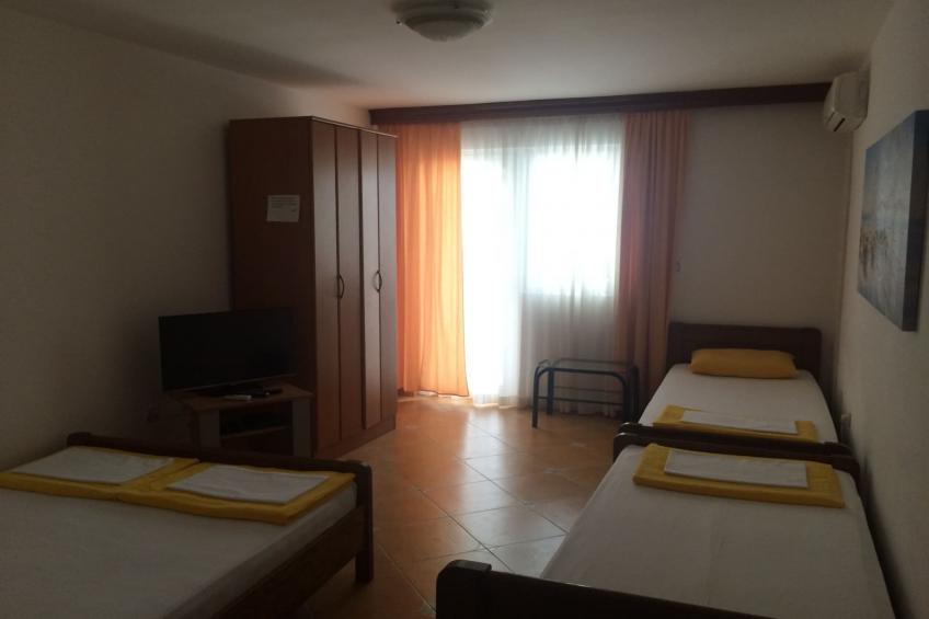 Apartments Aleksić, Bečići - Studio Apartment with Terrace 4 - foto 6