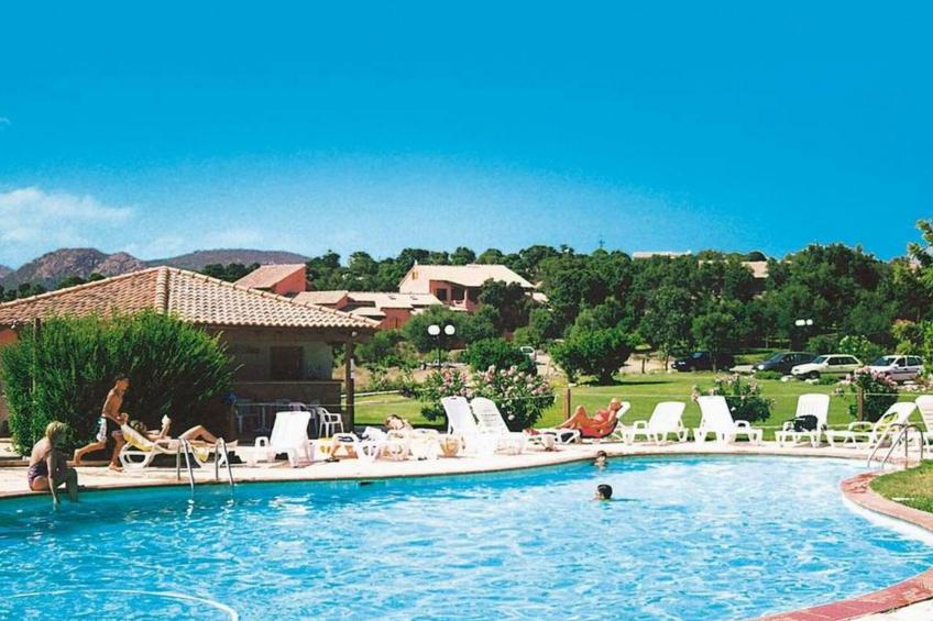 Unterkunft mit AC, Gemeinschaftspool, Nähe zum Meer