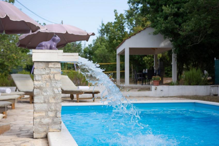 Spacious Prgomet Retreat with Private Pool, Fitness Centre, and Garden - Three Bedroom Villa - foto 38