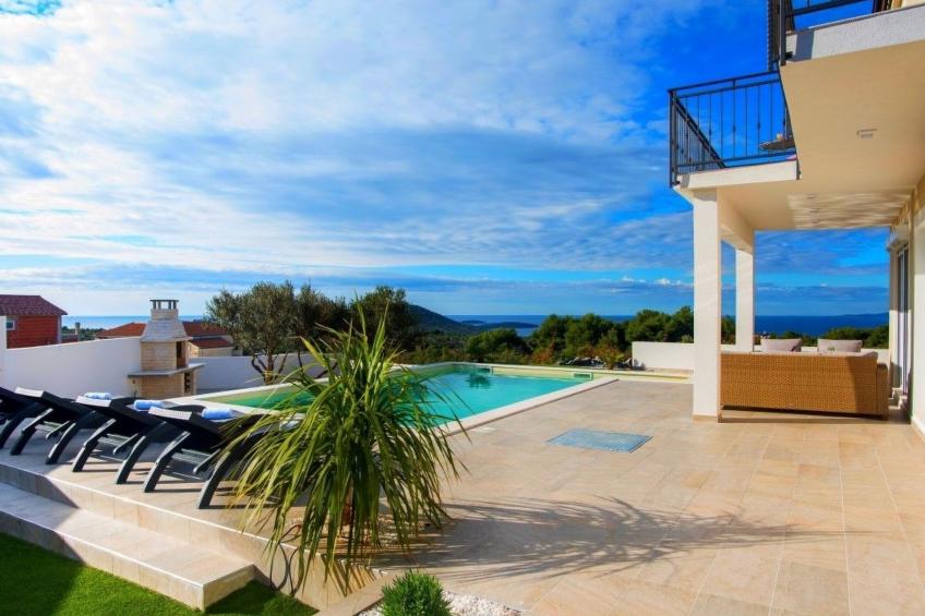 in Primošten mit privatem Pool