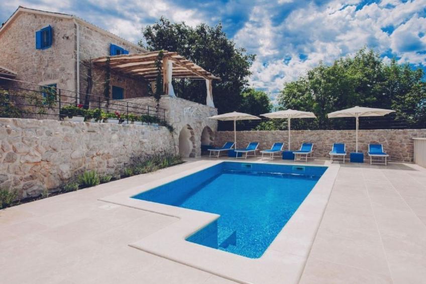 Schöne Steinvilla mit beheiztem Pool und Sauna - foto 3