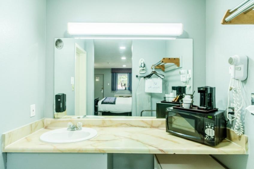 King Bed with Kitchenette Non-Smoking - foto 35