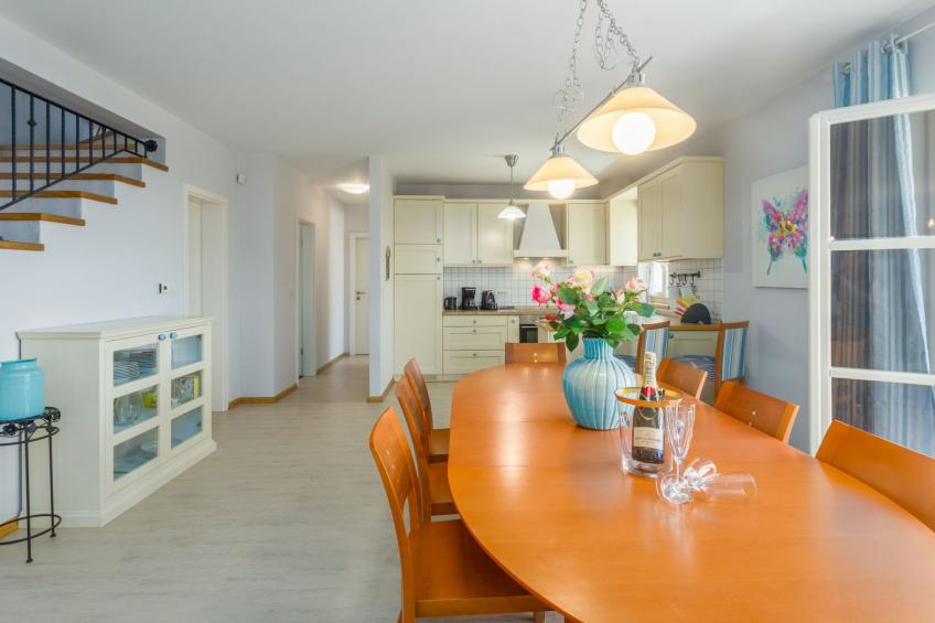 Villa mit Pool, Garten und Sommerküche - foto 13