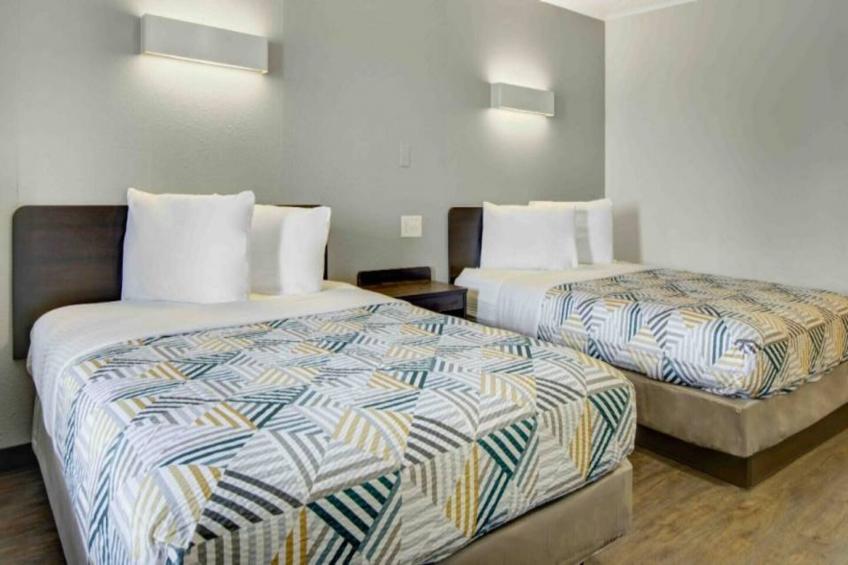 2 Queen Beds  Smoking - foto 7