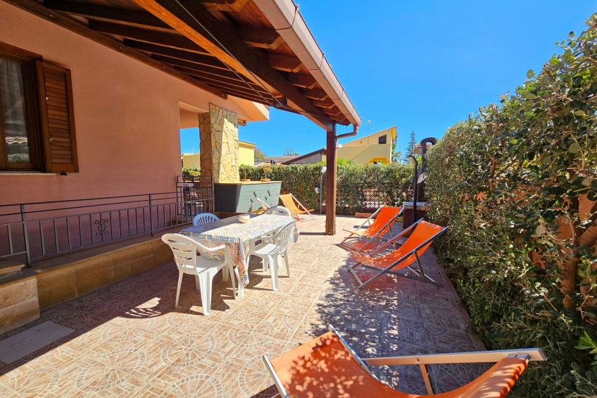 Helle mediterrane Villa mit Veranda und Garten - foto 10