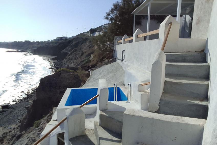 Charmantes Ferienhaus in Ia mit Privater Terrasse - foto 11