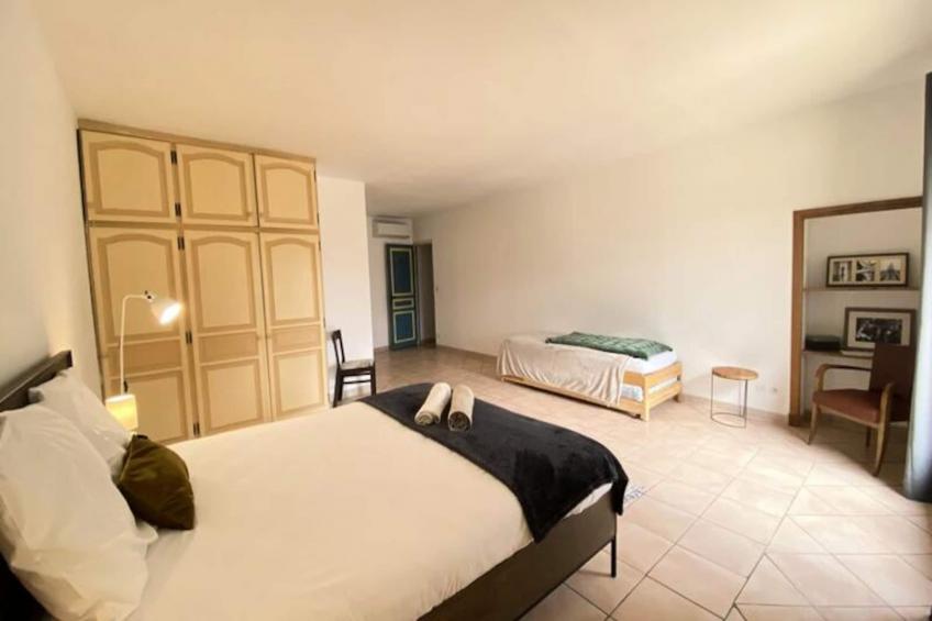 84b7 - Logement Dans Mas De Charme Du Xviiième Siècle - foto 50