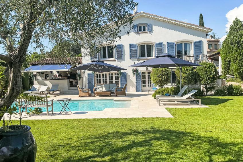 Villa mit privatem Pool und Fitnessraum