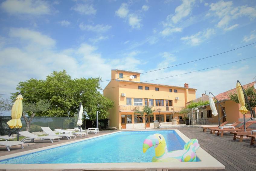 XXL-Ferienhaus "Cokuni" mit privatem Pool - foto 56