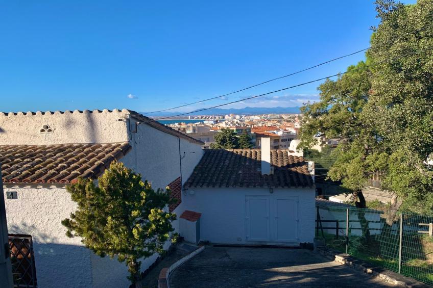 VILLA PARMENIDES Roses