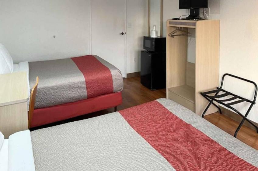2 Queen Beds  Non-Smoking Micfridge - foto 3