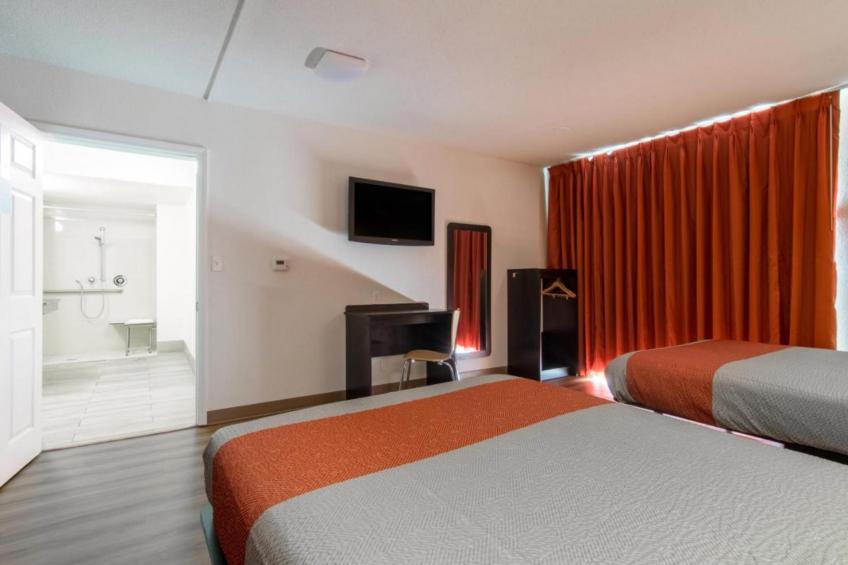 2 Queen Beds  Non-Smoking - foto 10