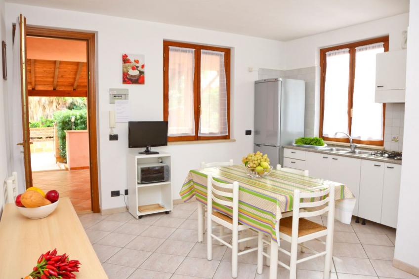 Helle mediterrane Villa mit Veranda und Garten - foto 4