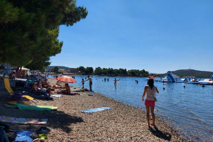 Wohnung in Pirovac mit Terrasse, Garten und Grill - foto 8