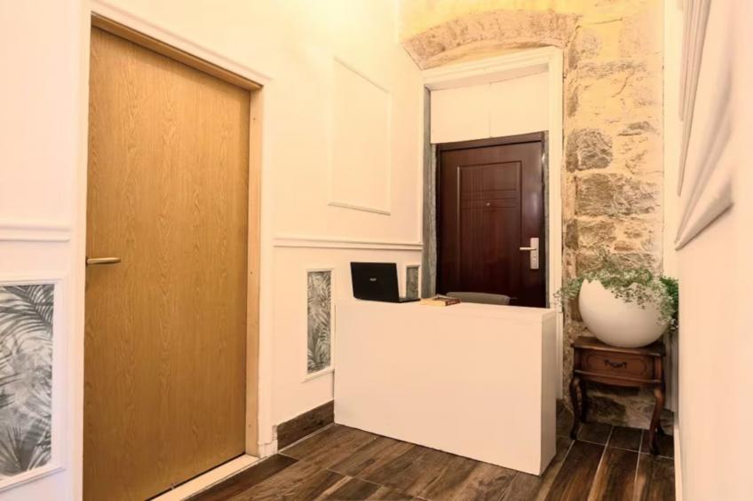 Silver Gate Rooms-Diocletian's Palace - Quardruple Room