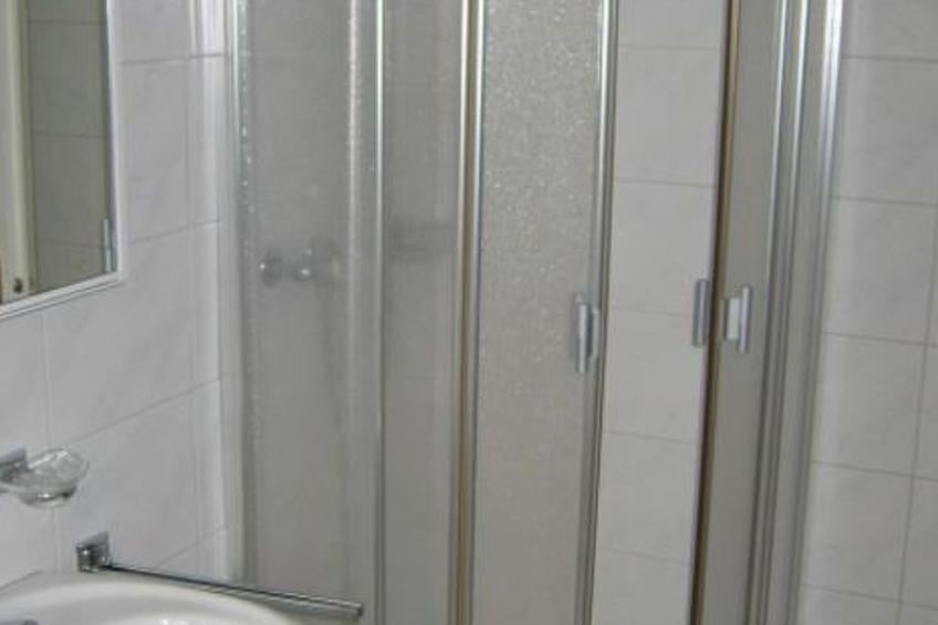Haus beim Ahorn Appartement/Fewo, Dusche oder Bad, WC 4-Zimmerwohnung - foto 9