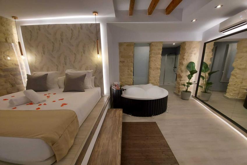 Estudio Deluxe con cama grande y jacuzzy - foto 4