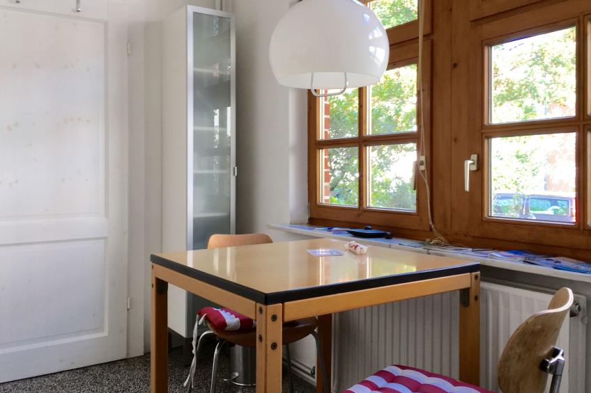 Zentrale Wohnung mit Klavier, Kunst und Design - foto 9