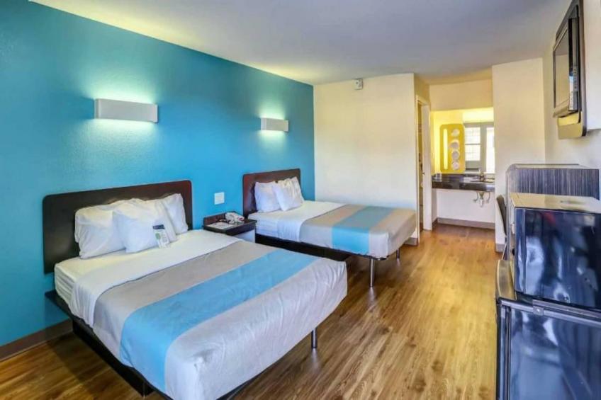 2 Queen Beds  Smoking - foto 20