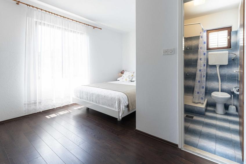 Guest House Rooms Rose- Comfort Double Room with Balcony and Sea View - foto 6