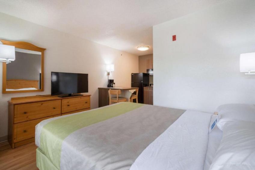 1 Queen Bed  Non-Smoking - foto 12