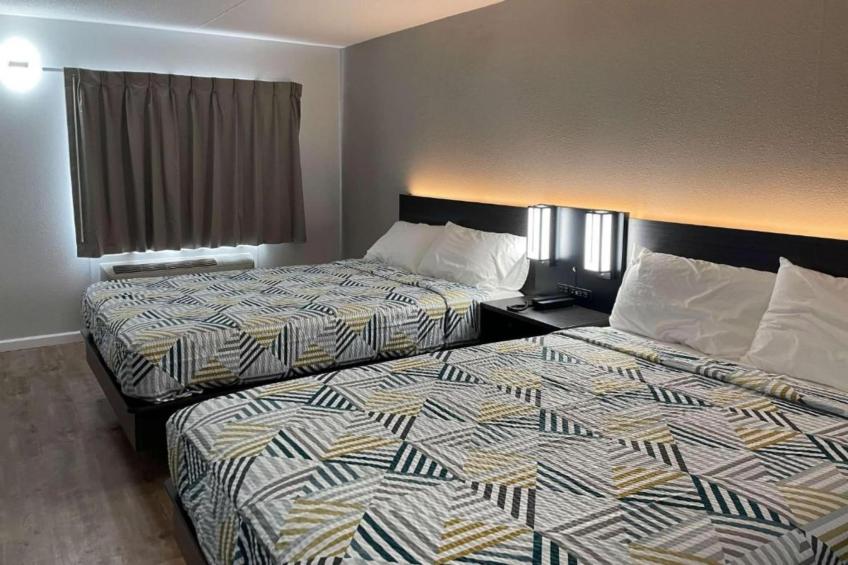 2 Full Beds  Smoking Kitchen - foto 9