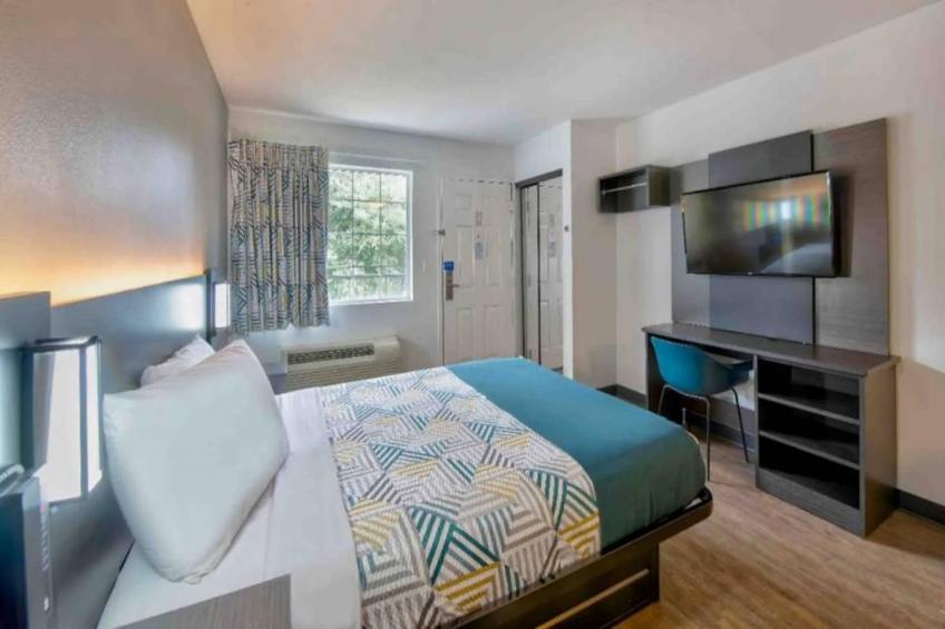 1 Queen Bed  Non-Smoking - foto 16