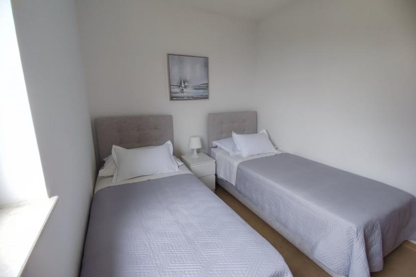 mit zwei Schlafzimmern und Pool - foto 9