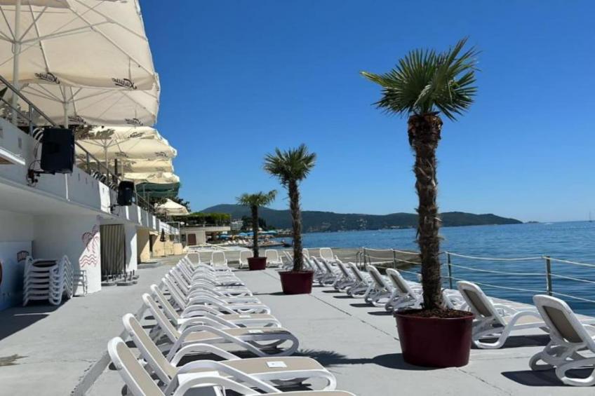 Stunning Beachfront Stay in Herceg Novi -  One Bedroom Apartment B - foto 13
