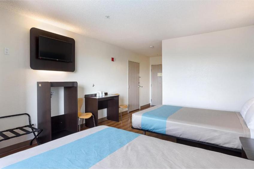 2 Full Beds  Non-smoking - foto 16
