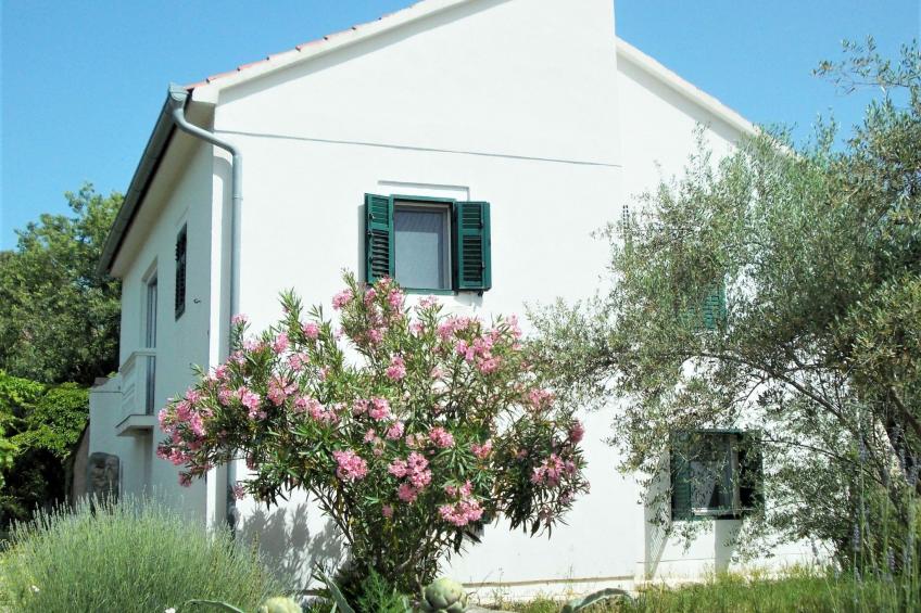 Rustikales Haus in Lukoran mit privatem Parkplatz