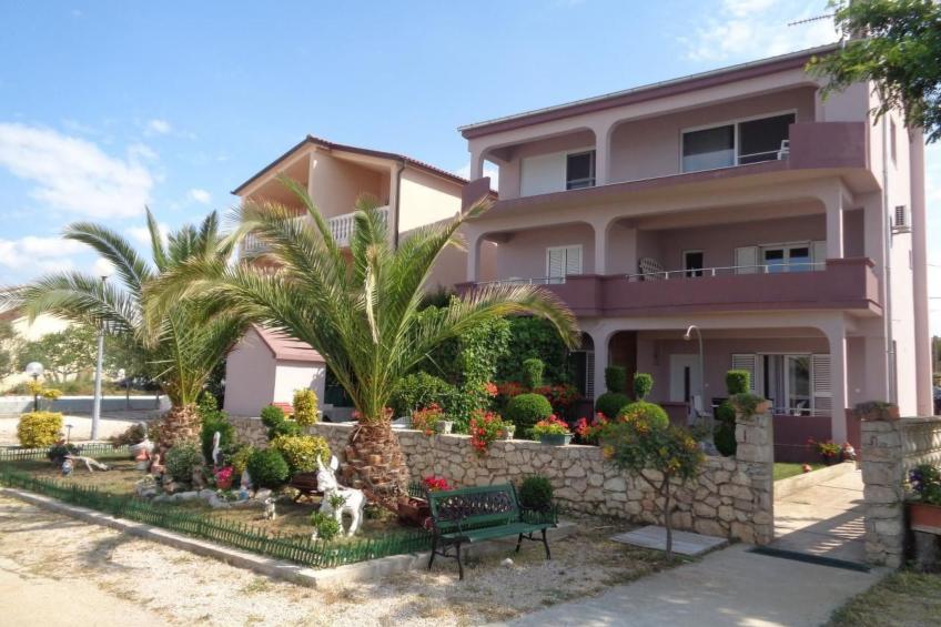 in Turanj mit Grill und Terrasse