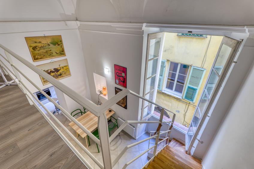 Two Levels Apt In Historical Building - foto 21