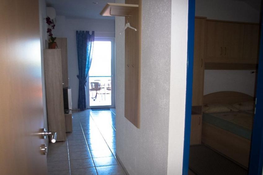 für vier Personen mit Balkon im ersten Obergeschoss gelegen - foto 16