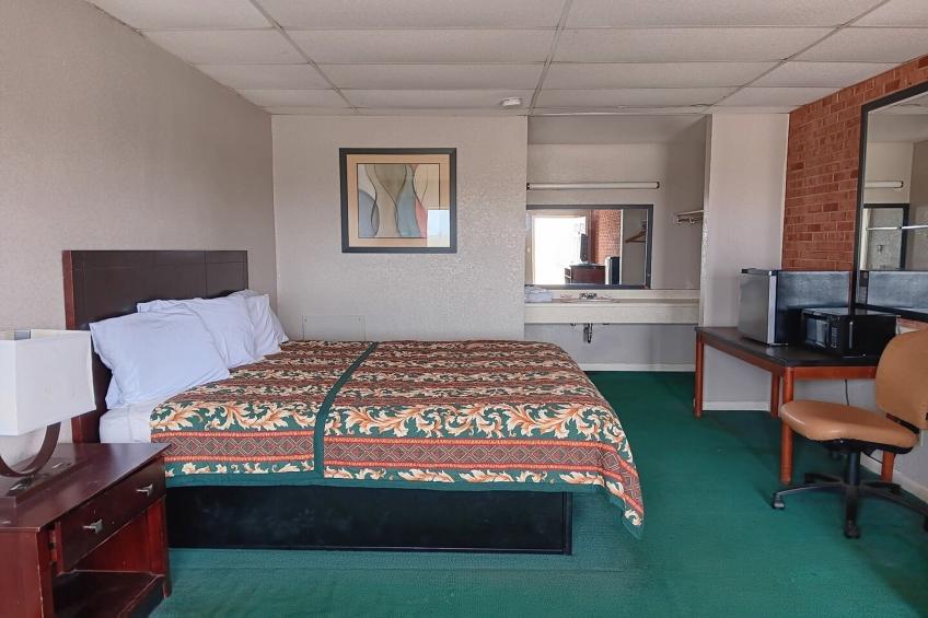 1 Queen Bed Non-Smoking - foto 11