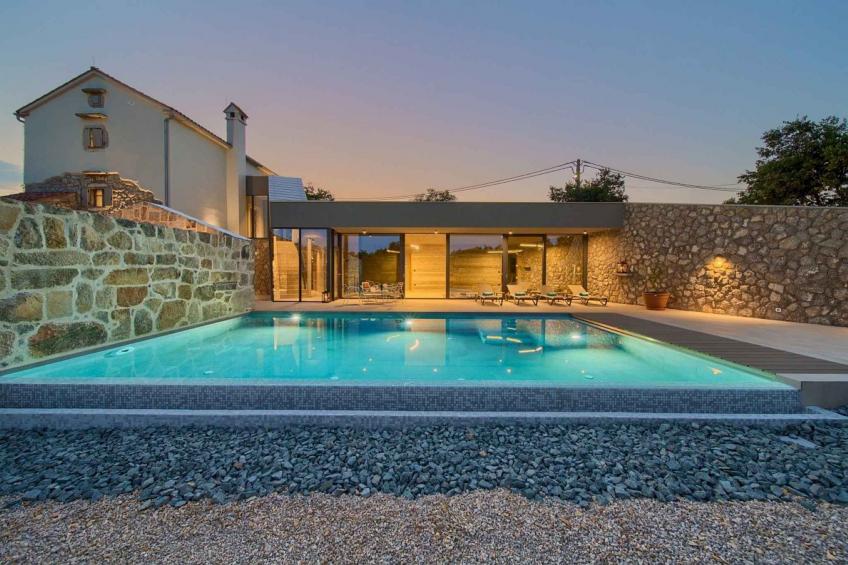 Villa met zwembad en airconditioning - BF-6BC98