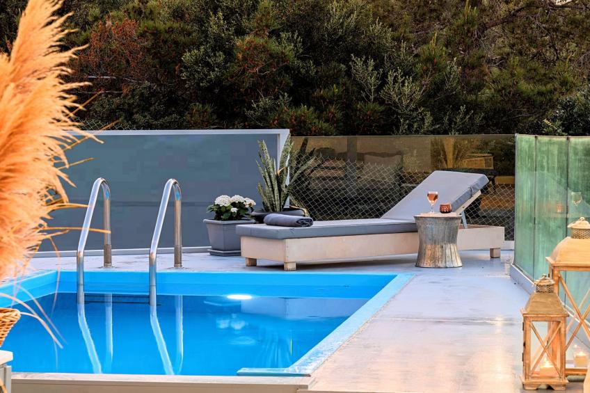 Olivengrüne Villa mit privatem beheiztem Pool