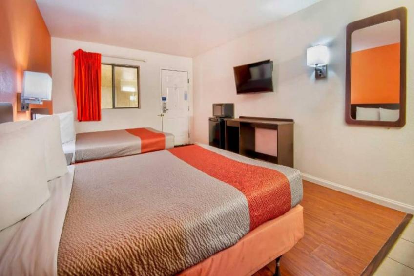 2 Queen Beds  Non-Smoking - foto 3