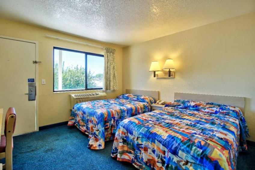 2 FULL BEDS  MOBILITY ACCESS RI SHOWER NSMK - foto 6