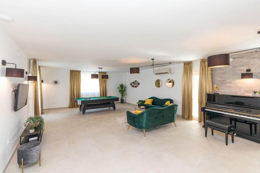 Scenic Elegant Trogir Villa with Pool - Five Bedroom Villa - foto 4